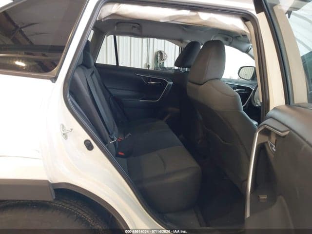 2024 TOYOTA RAV4 XLE 8