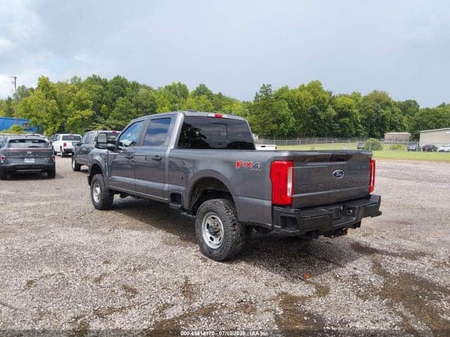 2023 FORD F-350 XL 3