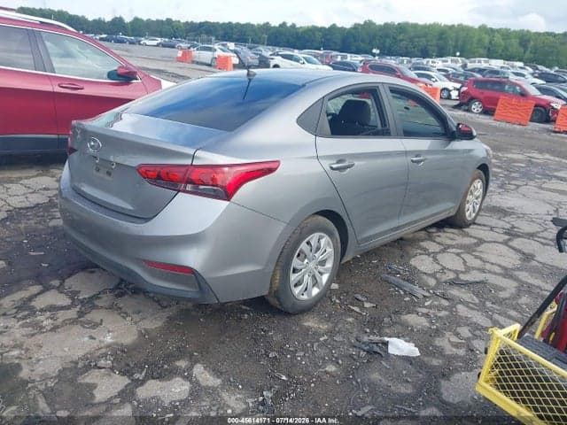 2022 HYUNDAI ACCENT SE 4