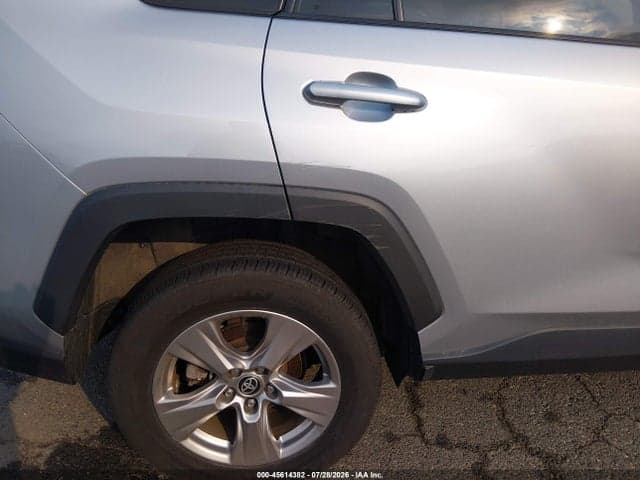 2024 TOYOTA RAV4 XLE 6