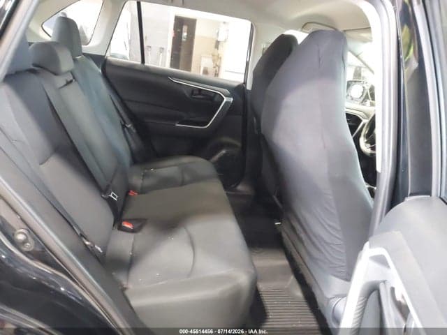 2020 TOYOTA RAV4 LE 8
