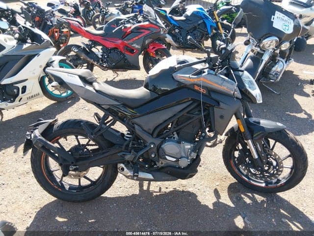 2022 CF MOTO 300NK 11