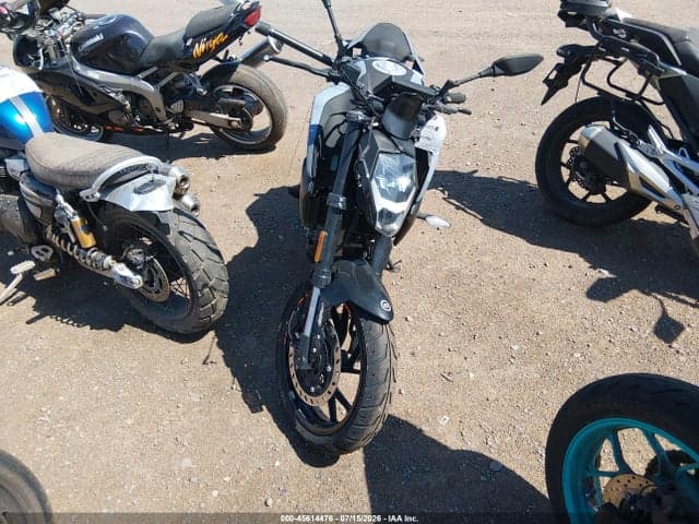 2022 CF MOTO 300NK 5