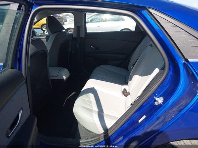 2022 HYUNDAI ELANTRA LIMITED 7