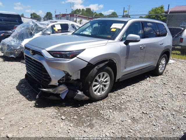 2025 TOYOTA GRAND HIGHLANDER HYBRID XLE 2