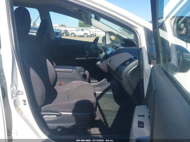 2017 TOYOTA PRIUS V TWO 5
