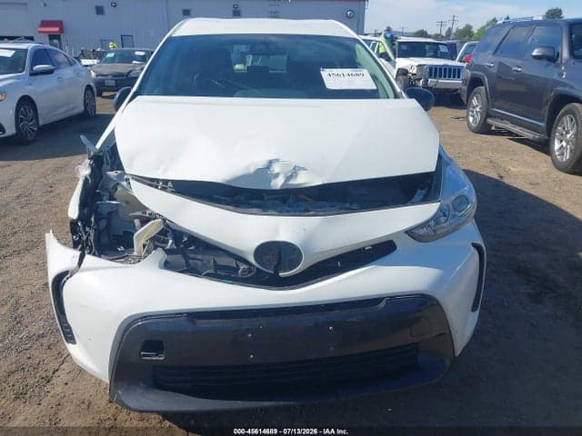 2017 TOYOTA PRIUS V TWO 6