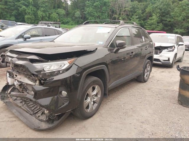 2020 TOYOTA RAV4 XLE 2