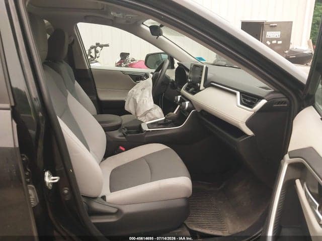 2020 TOYOTA RAV4 XLE 5
