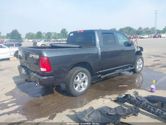 2017 RAM 1500 EXPRESS 4X4 5'7 BOX 4