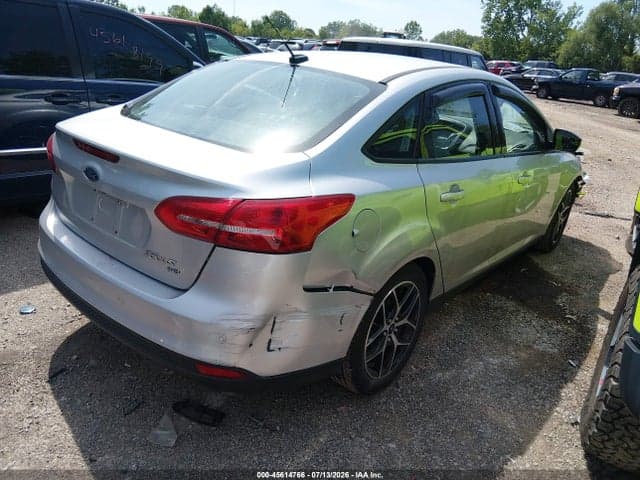 2017 FORD FOCUS SEL 4