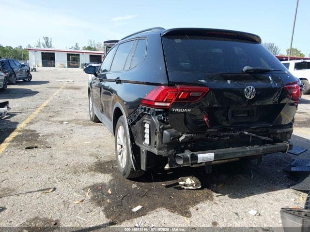 2018 VOLKSWAGEN TIGUAN 2.0T S 3