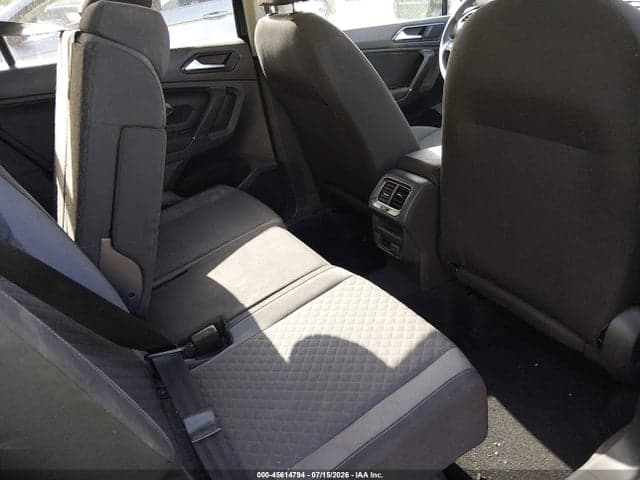 2018 VOLKSWAGEN TIGUAN 2.0T S 8