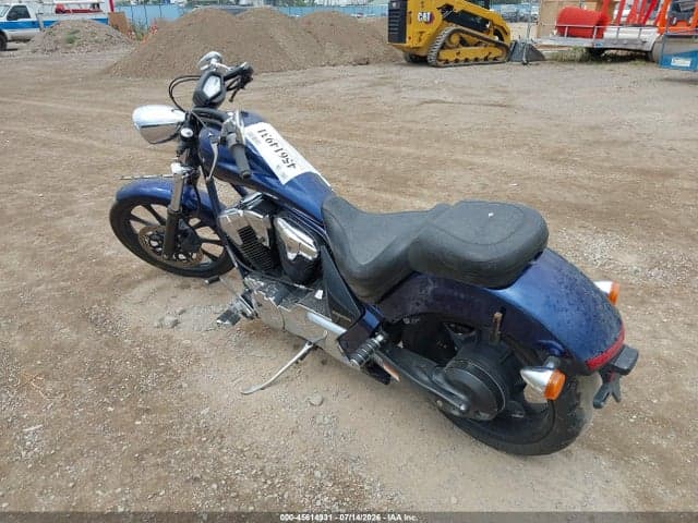 2020 HONDA VT1300 CX 3