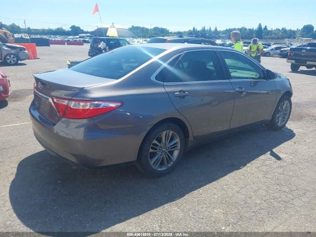 2017 TOYOTA CAMRY SE 4