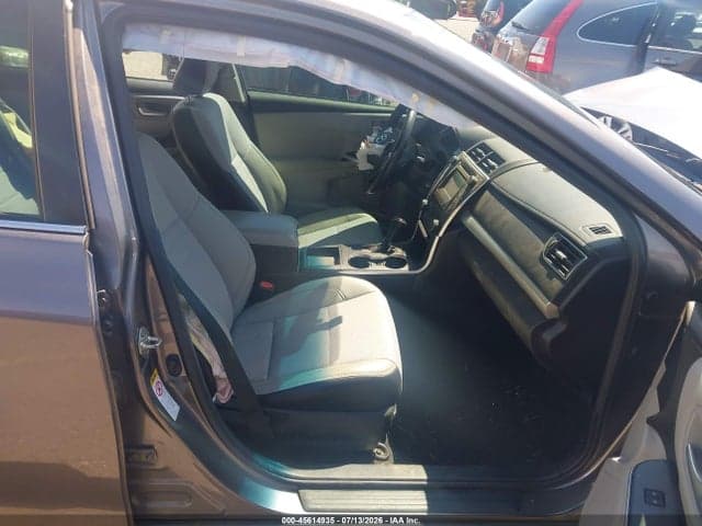 2017 TOYOTA CAMRY SE 5