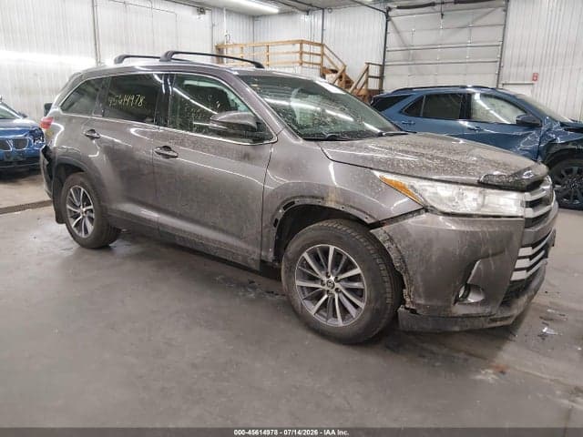 2019 TOYOTA HIGHLANDER XLE 1