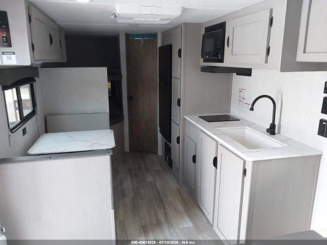 2025 FOREST RIVER CLIPPER 8