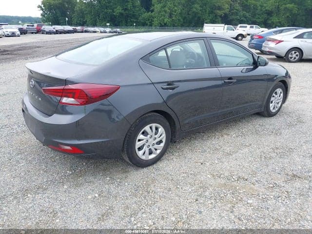 2020 HYUNDAI ELANTRA SE 4