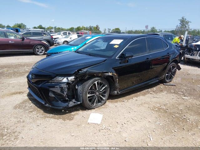 2018 TOYOTA CAMRY XSE 2