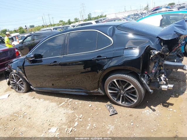 2018 TOYOTA CAMRY XSE 13