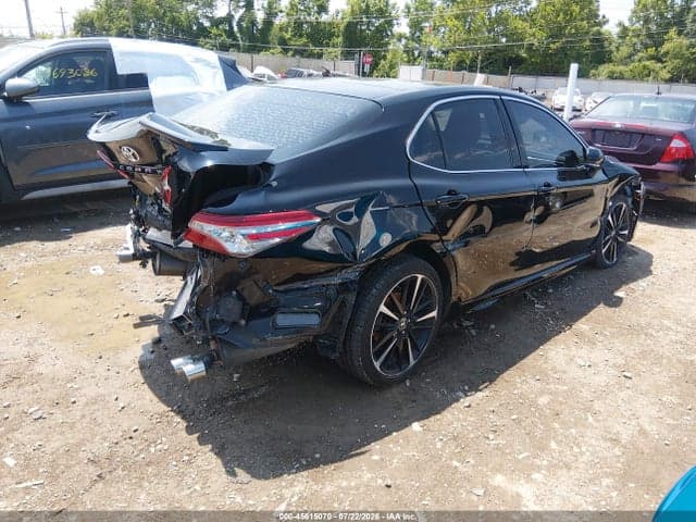 2018 TOYOTA CAMRY XSE 4