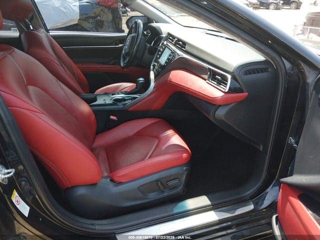 2018 TOYOTA CAMRY XSE 5