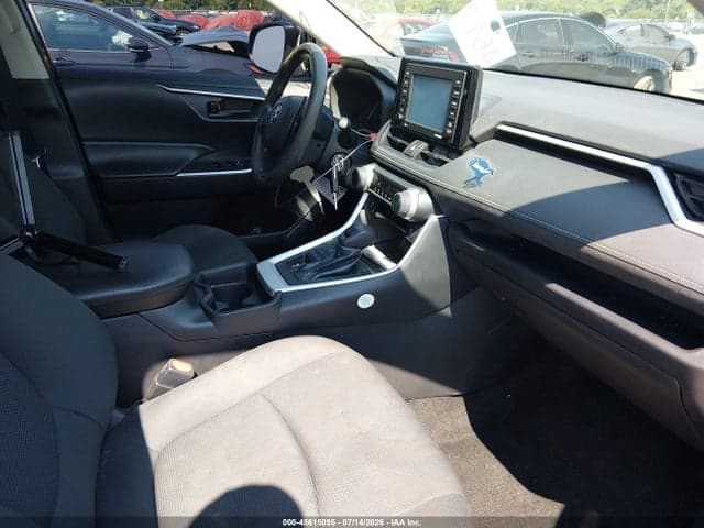 2020 TOYOTA RAV4 LE 5