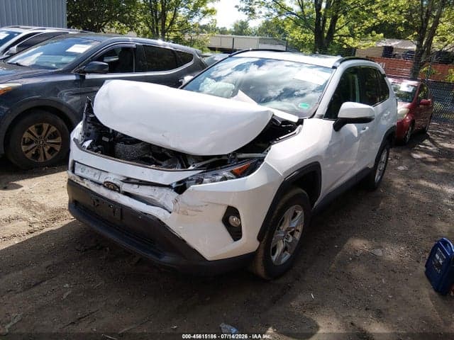 2020 TOYOTA RAV4 XLE/XLE PREMIUM 2