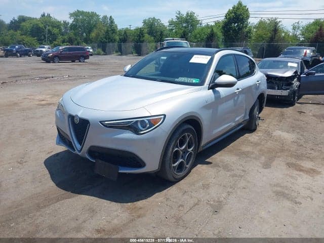 2022 ALFA ROMEO STELVIO TI AWD 2