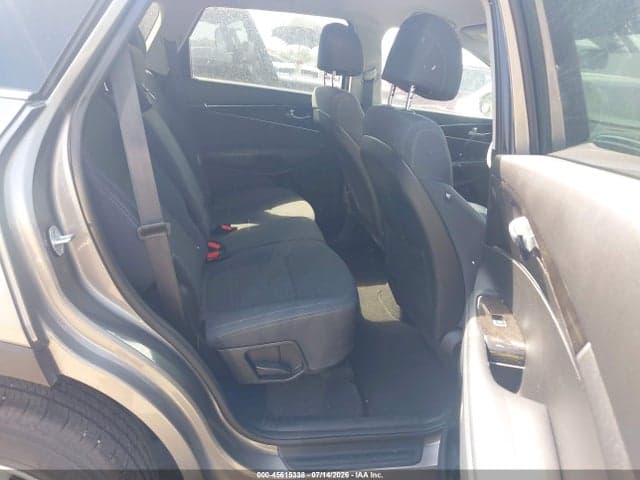 2017 KIA SORENTO 2.4L LX 8