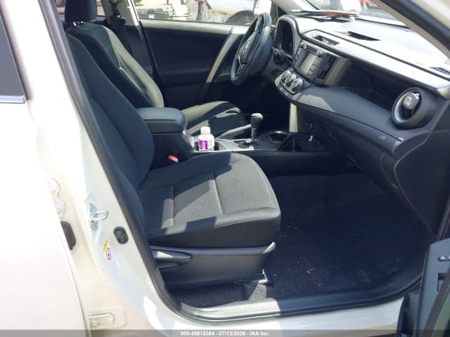 2017 TOYOTA RAV4 LE 5