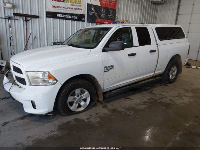 2019 RAM 1500 CLASSIC EXPRESS 4X4 6'4 BOX 2