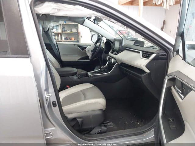 2019 TOYOTA RAV4 XLE PREMIUM 5