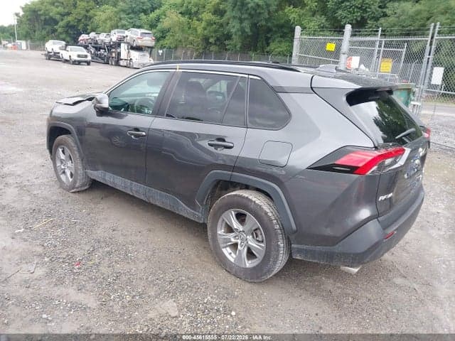 2022 TOYOTA RAV4 XLE 3