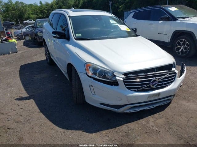 2017 VOLVO XC60 T6 DYNAMIC 1