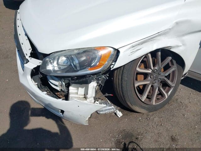 2017 VOLVO XC60 T6 DYNAMIC 6