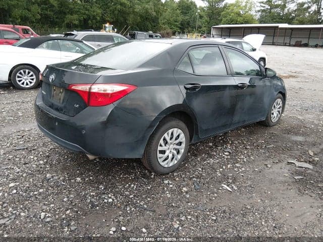 2018 TOYOTA COROLLA LE 4