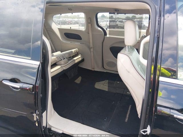 2020 CHRYSLER PACIFICA LIMITED 8