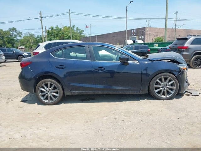 2018 MAZDA MAZDA3 TOURING 12