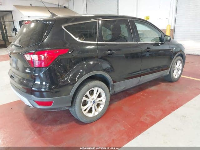 2019 FORD ESCAPE SE 4