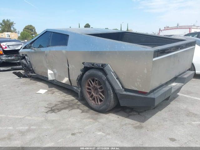 2025 TESLA CYBERTRUCK 3