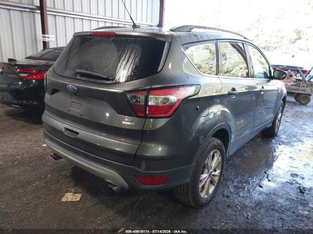 2017 FORD ESCAPE SE 4