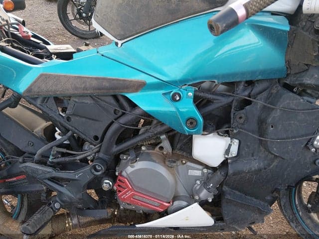 2022 CF MOTO 300NK 8