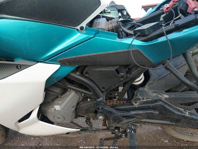 2022 CF MOTO 300NK 9