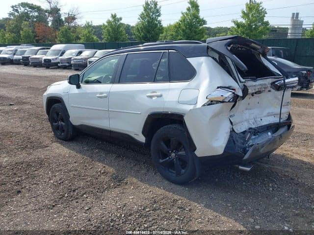2020 TOYOTA RAV4 HYBRID XSE 3