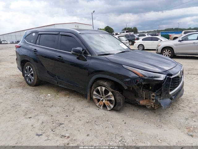 2023 TOYOTA HIGHLANDER XLE 1