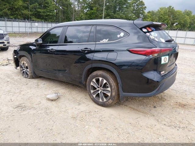 2023 TOYOTA HIGHLANDER XLE 3