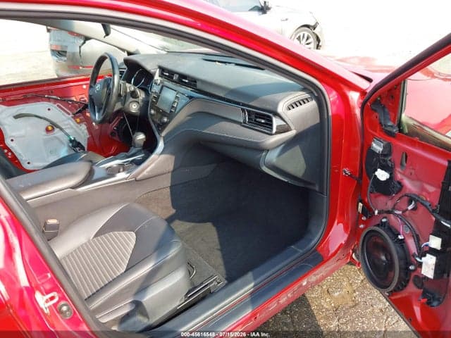 2020 TOYOTA CAMRY SE 5