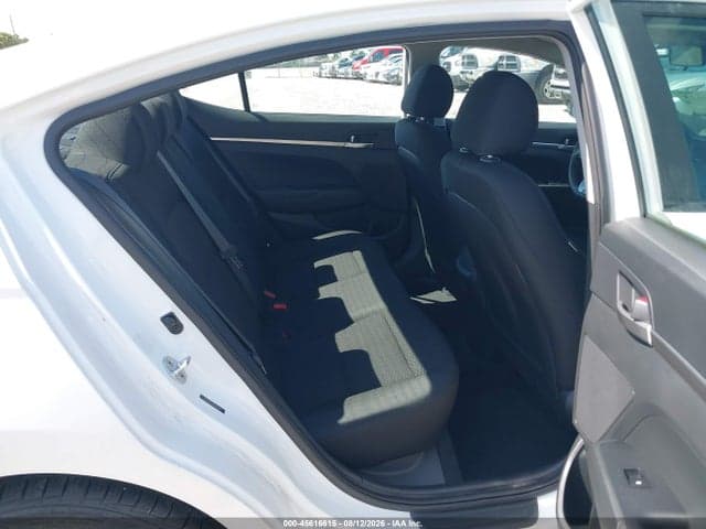 2019 HYUNDAI ELANTRA SE 8